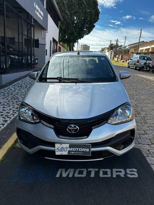 TOYOTA ETIOS 1.5 X PLUS SEDAN 16V FLEX 4P AUTOMÁTICO